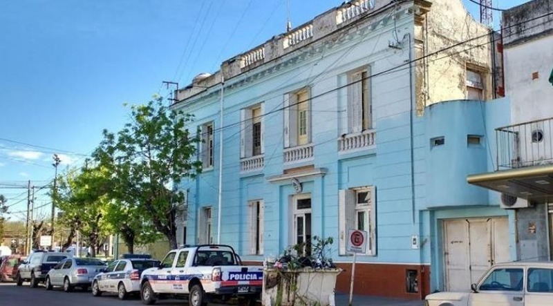 Tres policas absueltos en una causa por falsificacin